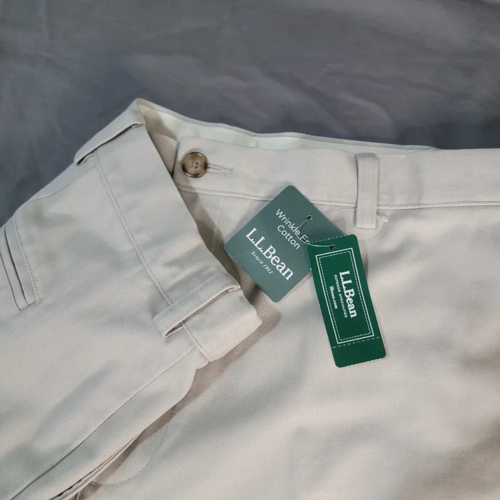 NWT LL Bean Double L Shorts Men's 40x8 Biege Chino Pleated Cotton Wrinkle Free